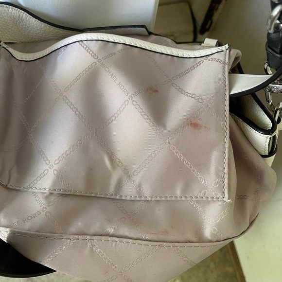 Michael Kors White Pebbled W/Black Leather Chain Large Satchel Bag - Picture 11 of 16